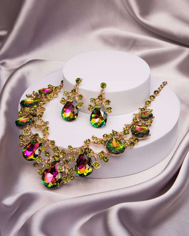 Rhinestone Embellished Teardrop Cut Crystal Necklace Set