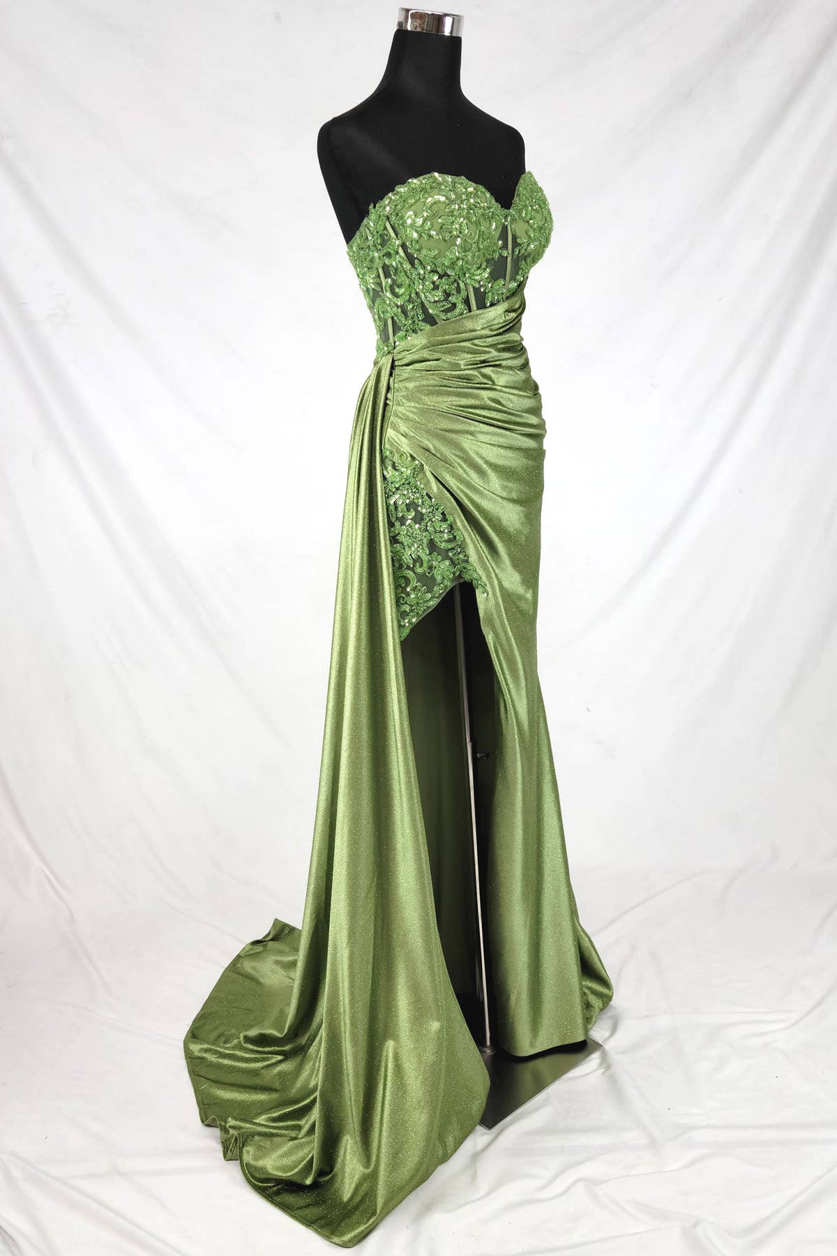 Floor length satin sweetheart dress with split skirt C843