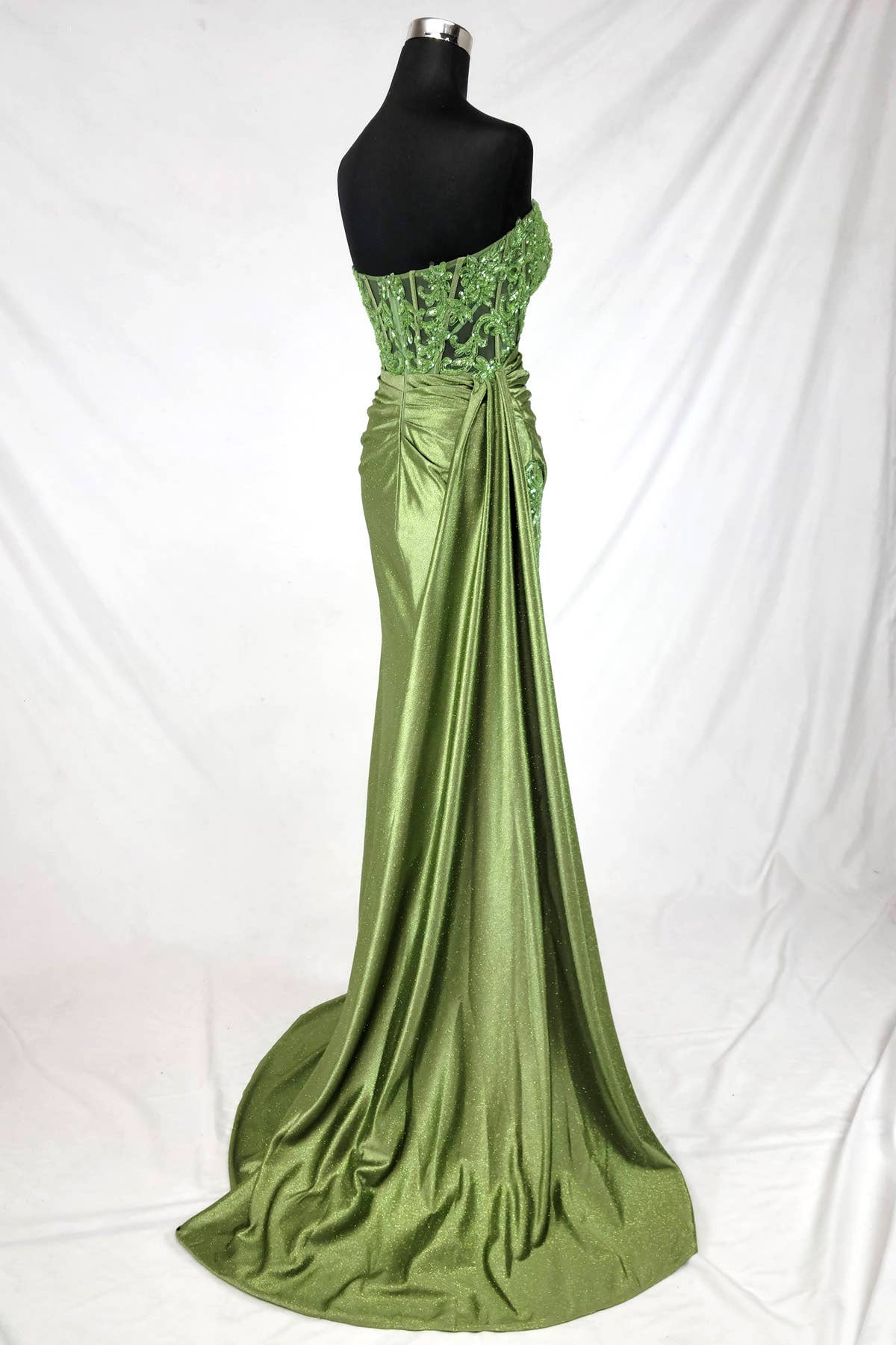 Floor length satin sweetheart dress with split skirt C843