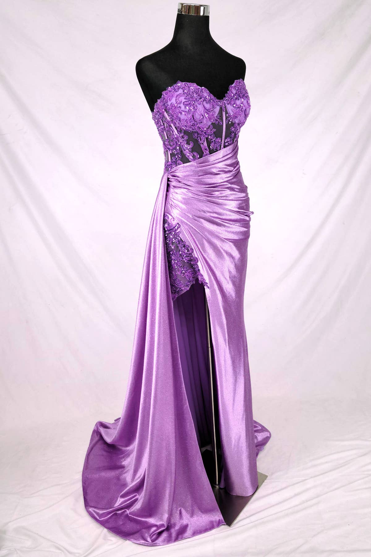 Floor length satin sweetheart dress with split skirt C843