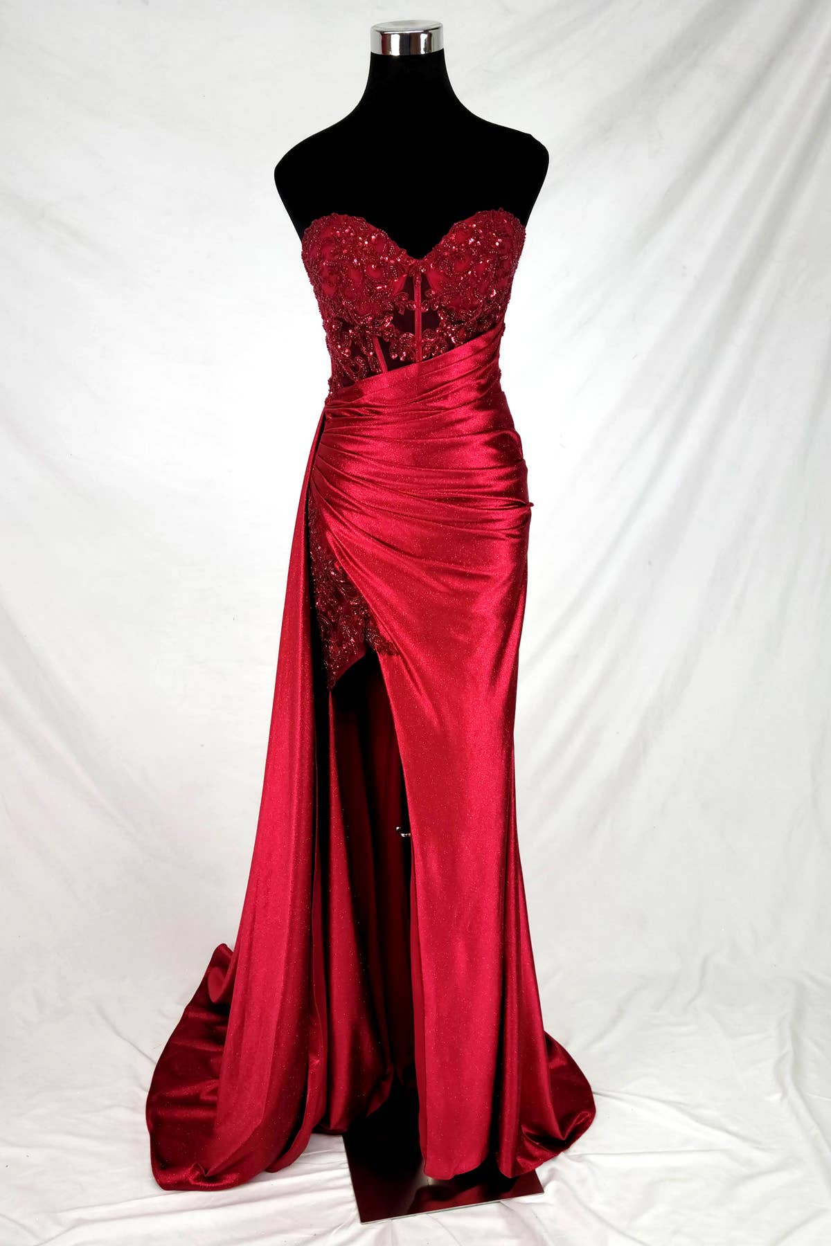Floor length satin sweetheart dress with split skirt C843