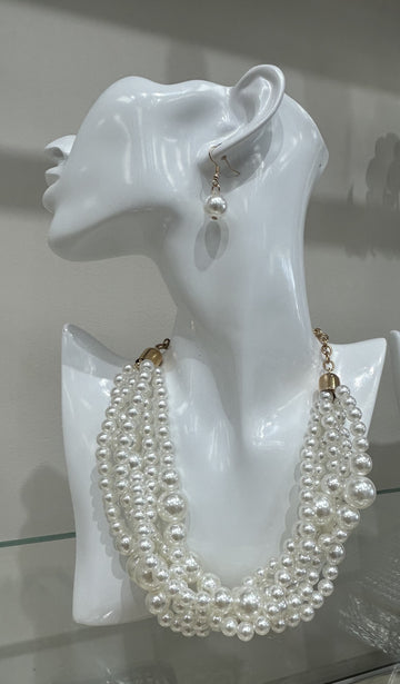 Bundle of Pearls Necklace