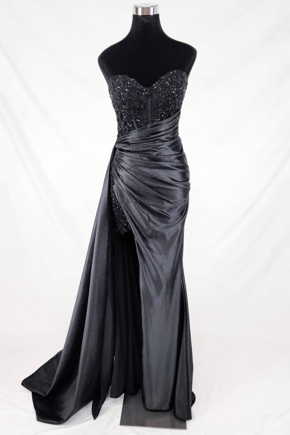 Floor length satin sweetheart dress with split skirt C843