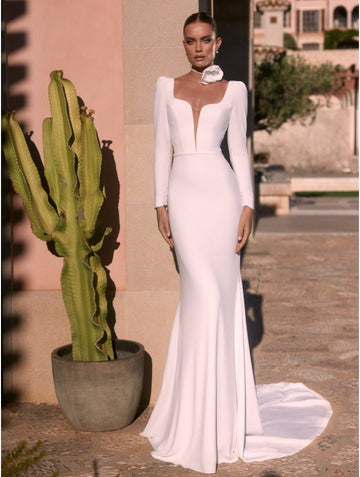 Nigrina Gown