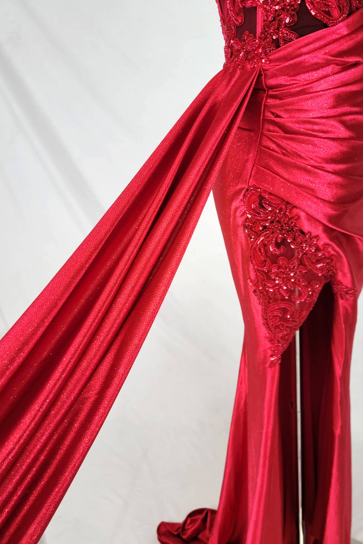 Floor length satin sweetheart dress with split skirt C843