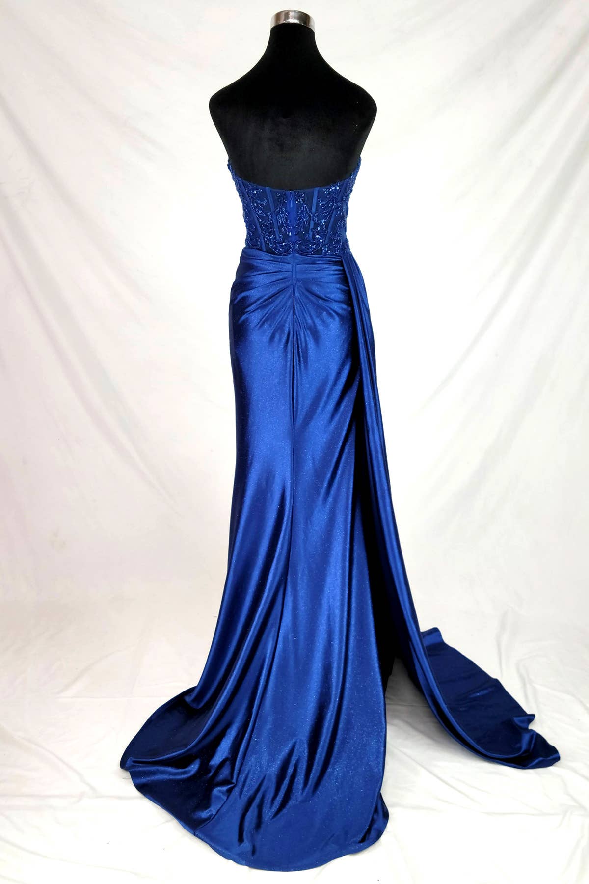 Floor length satin sweetheart dress with split skirt C843
