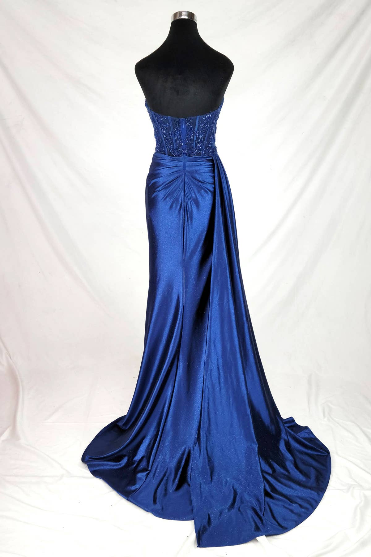 Floor length satin sweetheart dress with split skirt C843