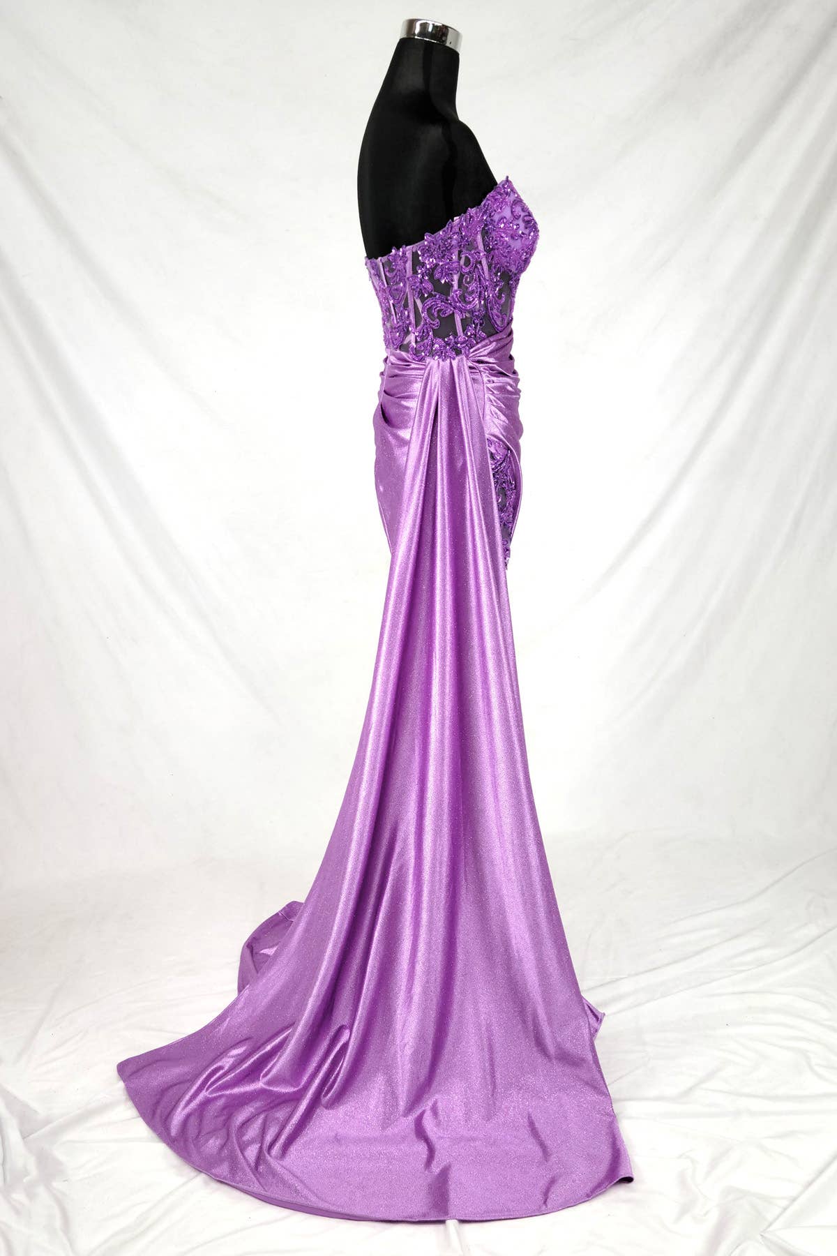 Floor length satin sweetheart dress with split skirt C843