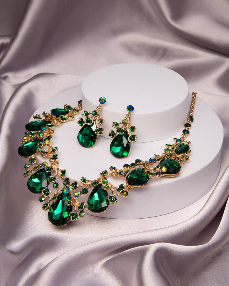 Rhinestone Embellished Teardrop Cut Crystal Necklace Set